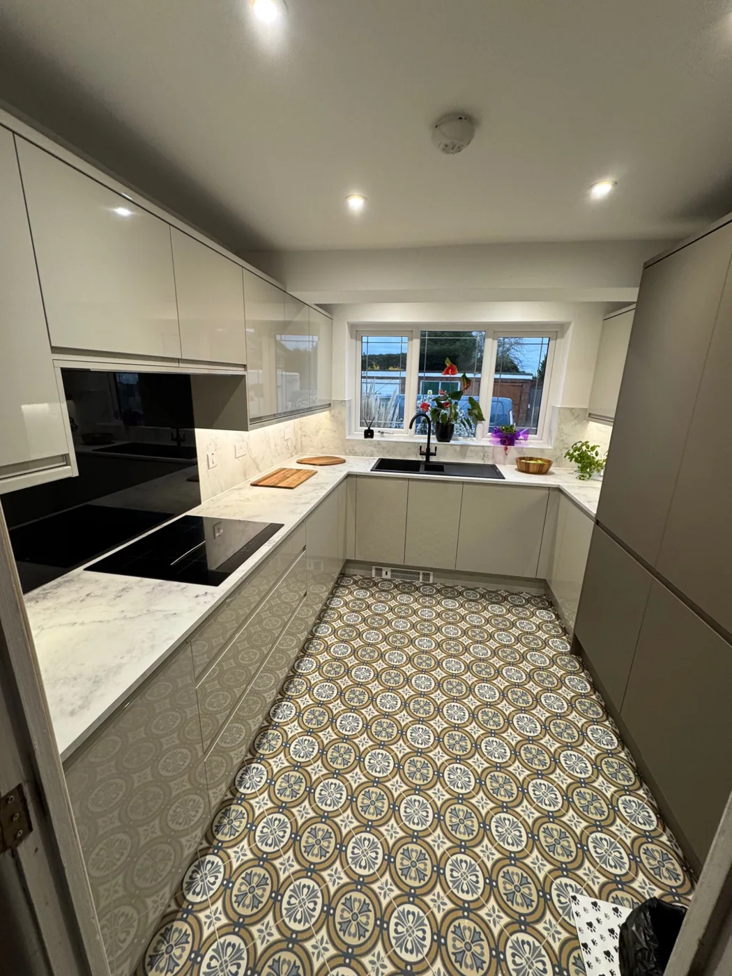 Modern handleless kitchen